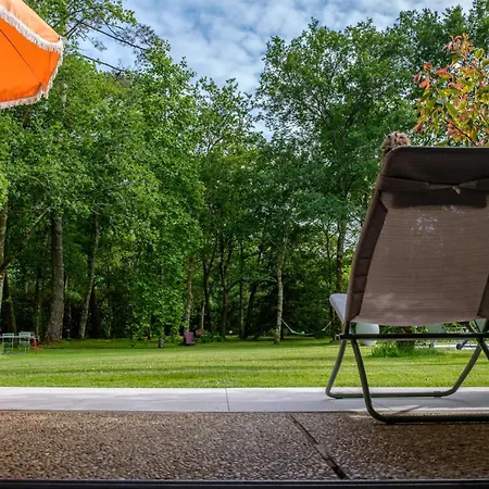 Parc De L'aiguade לינה וארוחת בוקר 3*