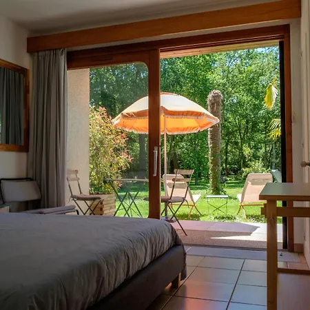 Parc De L'aiguade Bed & Breakfast 3*
