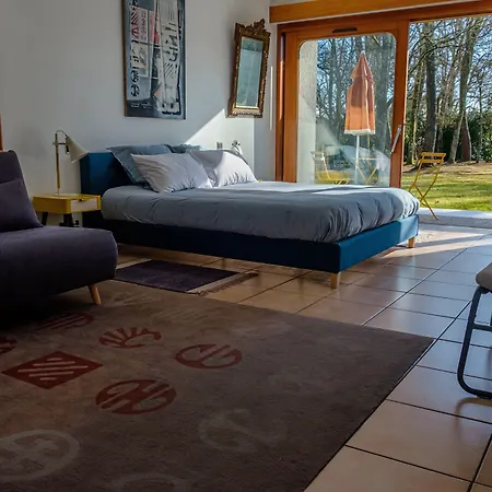 Parc De L'aiguade לינה וארוחת בוקר 3*