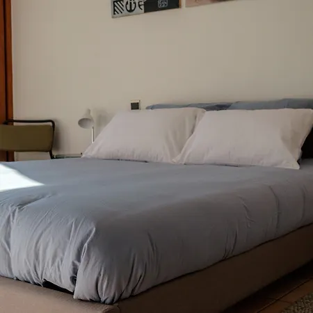 Parc De L'aiguade לינה וארוחת בוקר