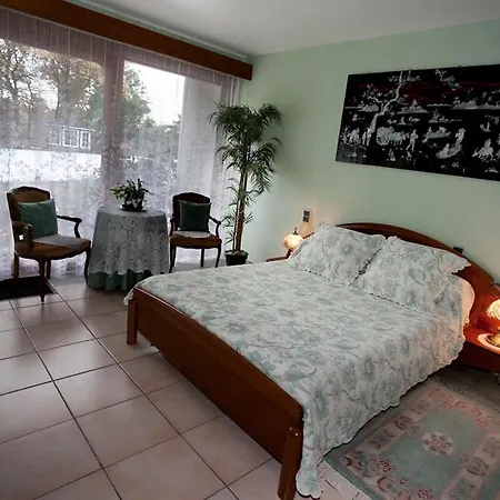 לינה וארוחת בוקר Parc De L'aiguade 3*