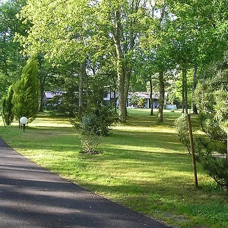 Parc De L'aiguade לינה וארוחת בוקר