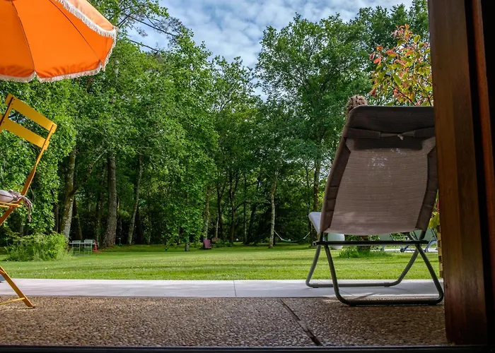 Parc De L'aiguade فندق مبيت وإفطار 3*