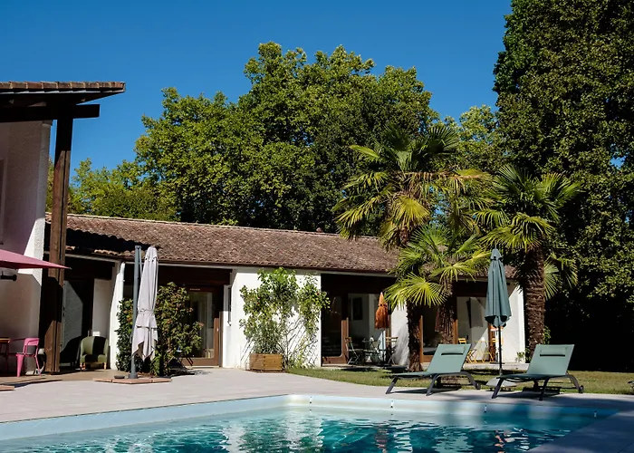 فندق مبيت وإفطار Parc De L'aiguade 3*